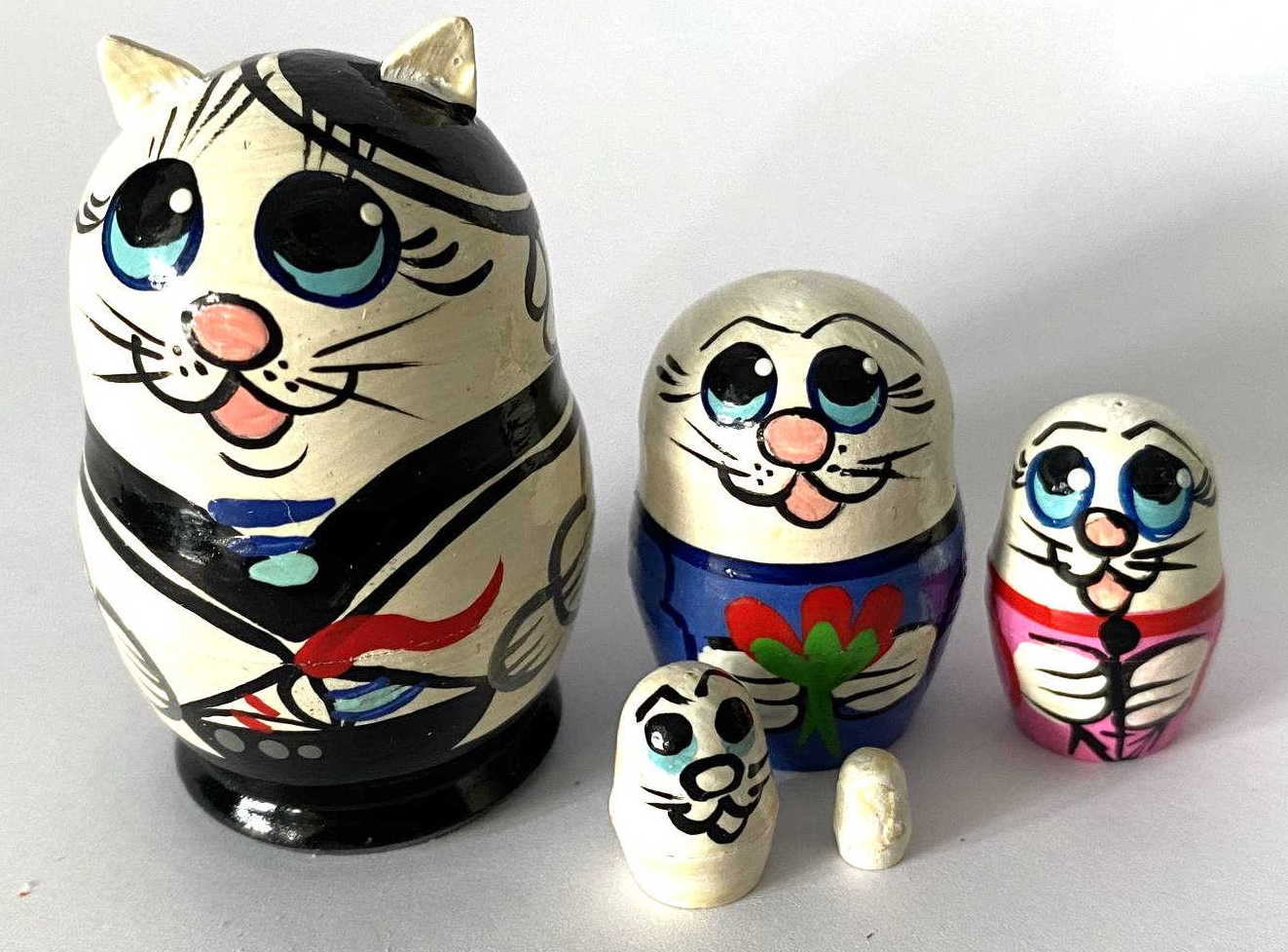 Miniature Ninja Cat Nesting Dolls – 5 Nested Set
