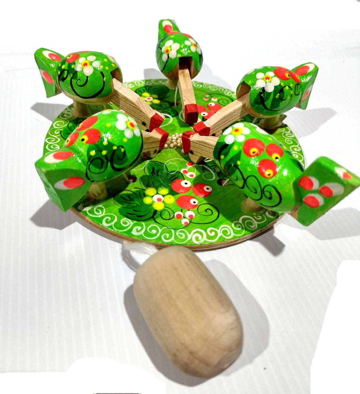 Bogorodsky Toy - Pecking Hens, Five Lime Green Hens & Berries
