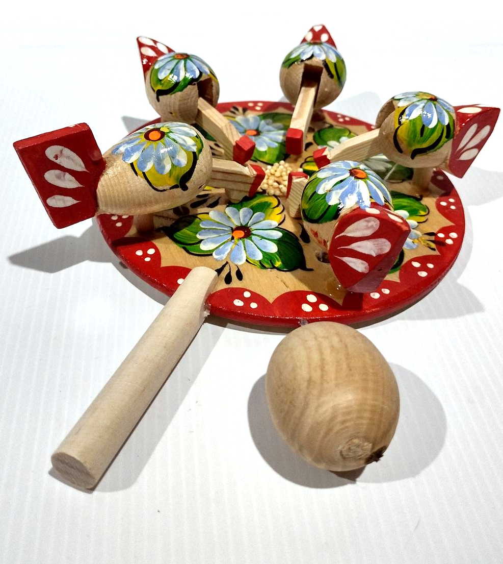 Bogorodsky Toy - Pecking Hens, Five Hens & Blue Daisies