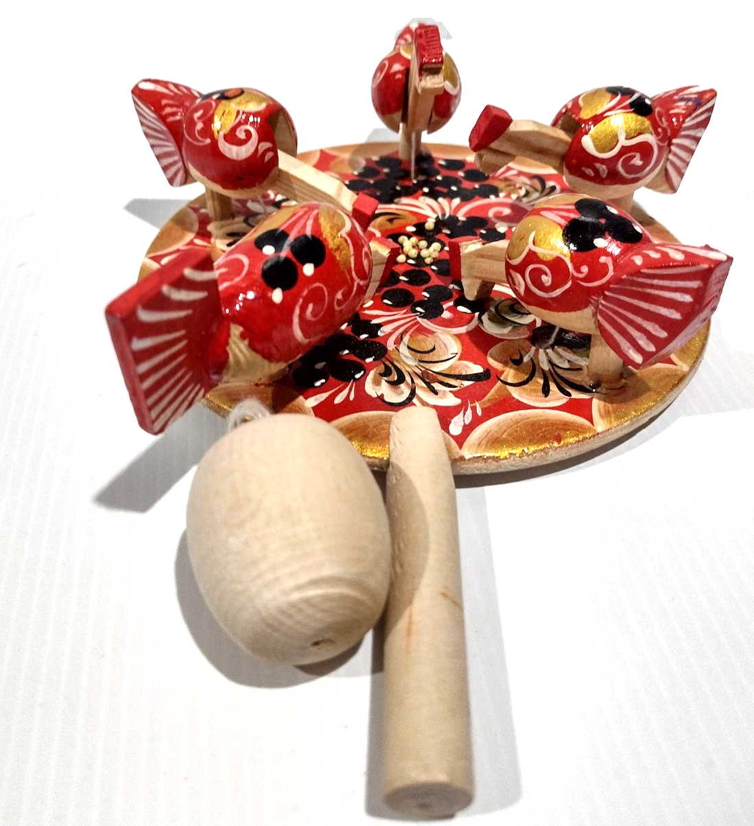 Bogorodsky Toy - Pecking Hens, Five Red Hens, Blackcurrants & Gold