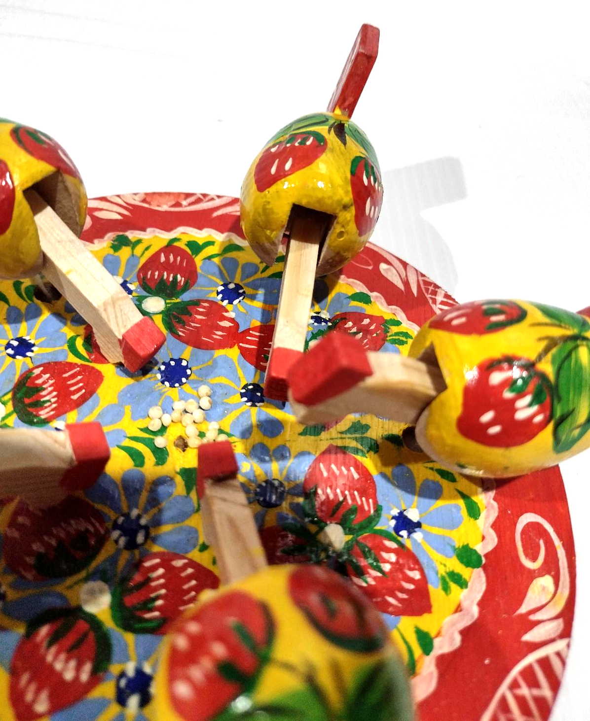 Bogorodsky Toy - Pecking Hens, Five Yellow Hens, Strawberries & Cornflowers