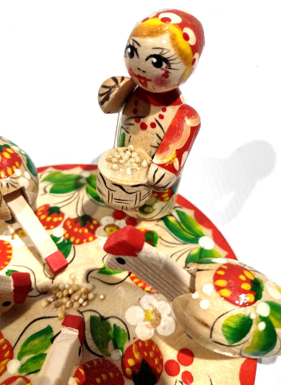 Bagarodsky Toy - Pecking Hens, Strawberries & Daisies